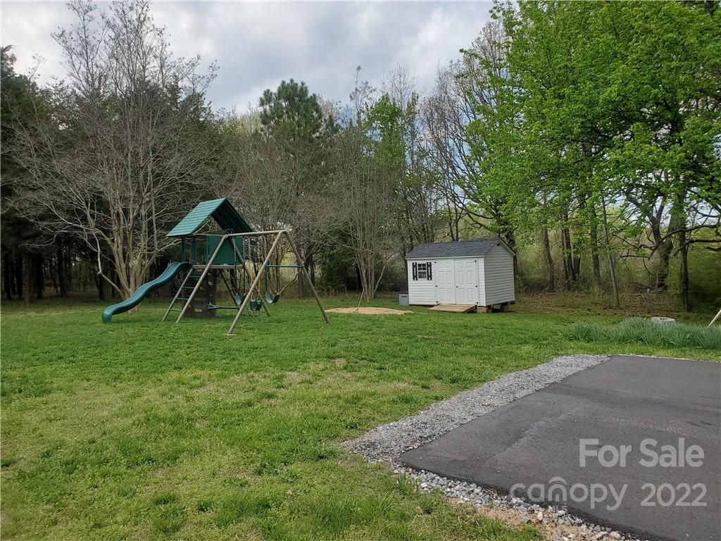 3665 Startown Road Newton, NC 28658 - Photo 32 of 34 Gallery Image 32