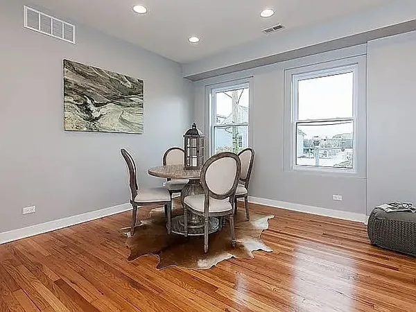 $2,250 | 2343 West Foster Avenue, Unit 2, Chicago, IL 60625