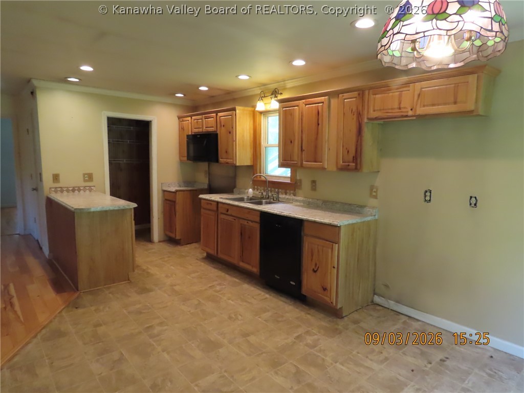 508 Rambling Hills Road Elkview, WV 25071 - Photo 8 of 19 Gallery Image 8
