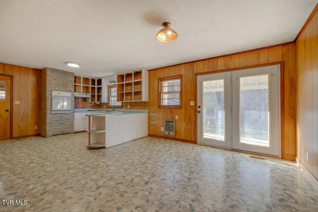 $260,000 | 113 Sunny Acres, Elizabethton, TN 37643