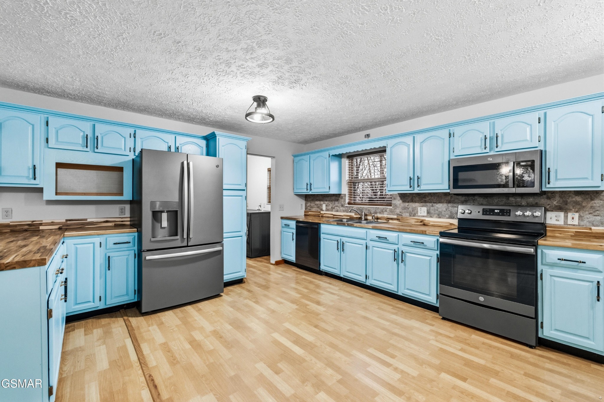 111 Cedar Hills Road Sevierville, TN 37862 - Photo 3 of 27 Gallery Image 3