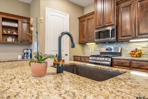 $429,000 | 20203 Farm To Market Road 1804, Lindale, TX 75771