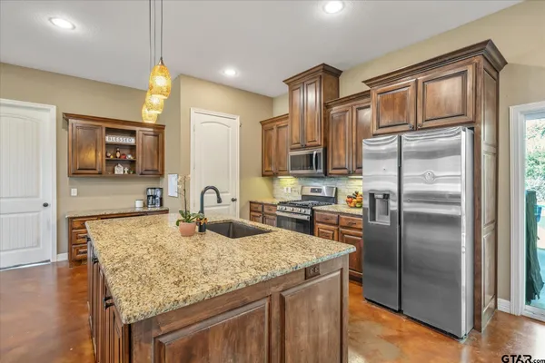 $429,000 | 20203 Farm To Market Road 1804, Lindale, TX 75771