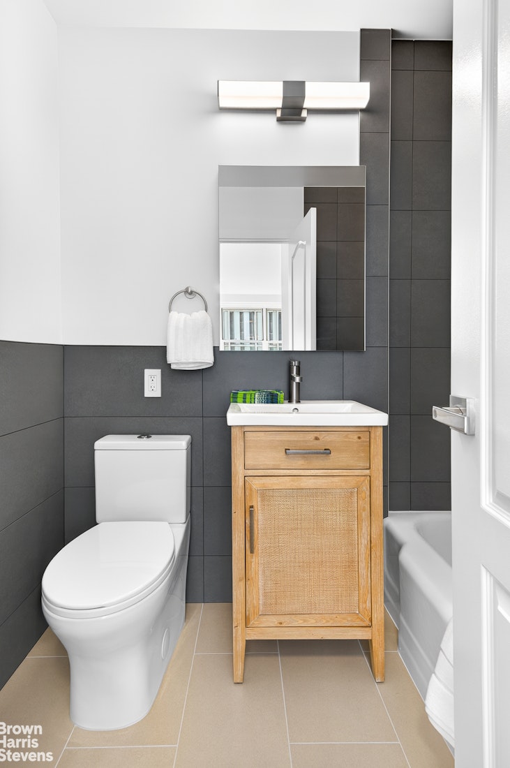 520 East 72nd Street, Unit 8U Manhattan, NY 10021 - Photo 10 of 18