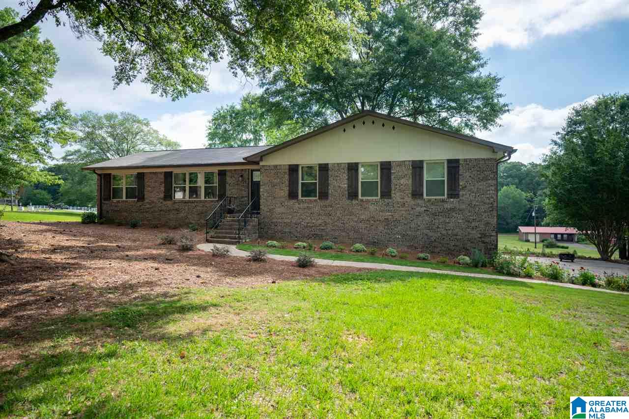 905 Spring Garden Street Pelham, AL 35124 - Photo 3 of 48