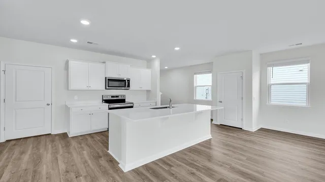 $412,900 | 6019 Savy Court, Ravenel, SC 29470