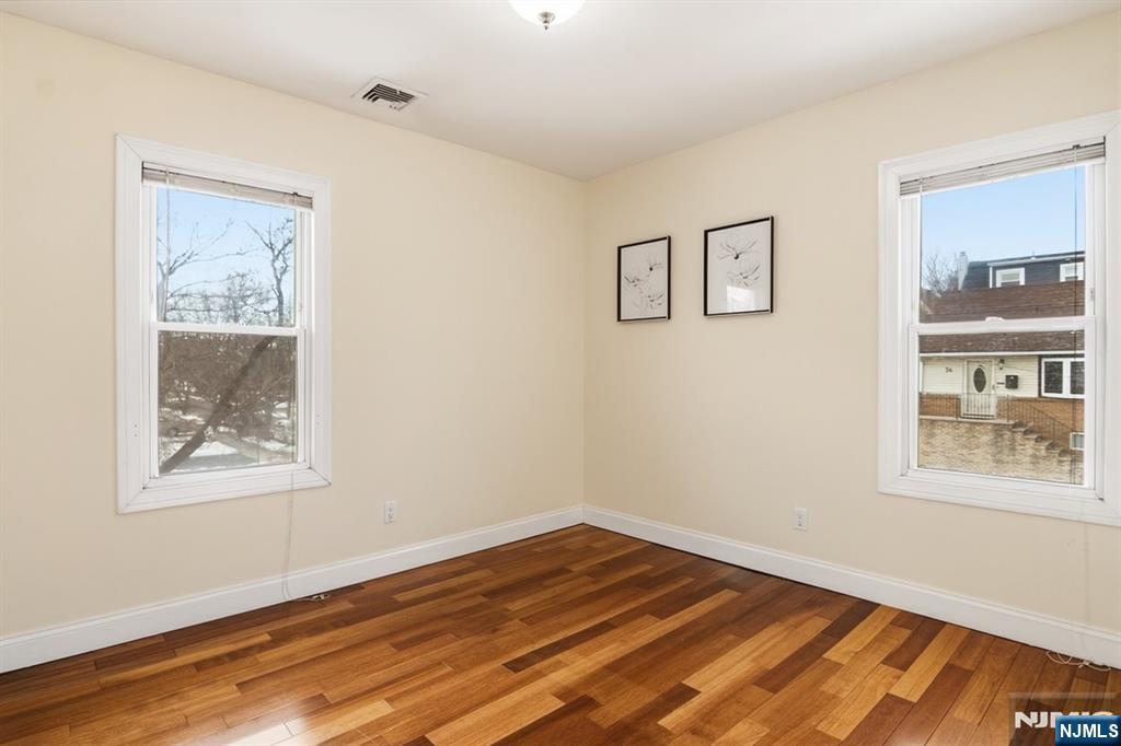 15 Peru Road Clifton, NJ 07012 - Photo 19 of 34