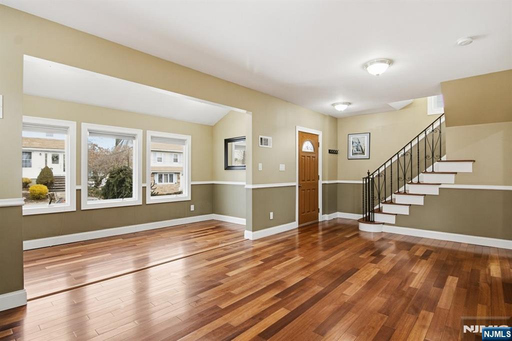 15 Peru Road Clifton, NJ 07012 - Photo 5 of 34