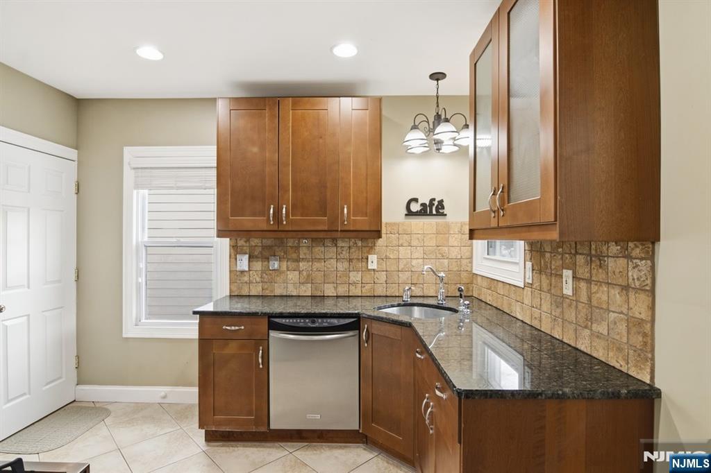 15 Peru Road Clifton, NJ 07012 - Photo 9 of 34