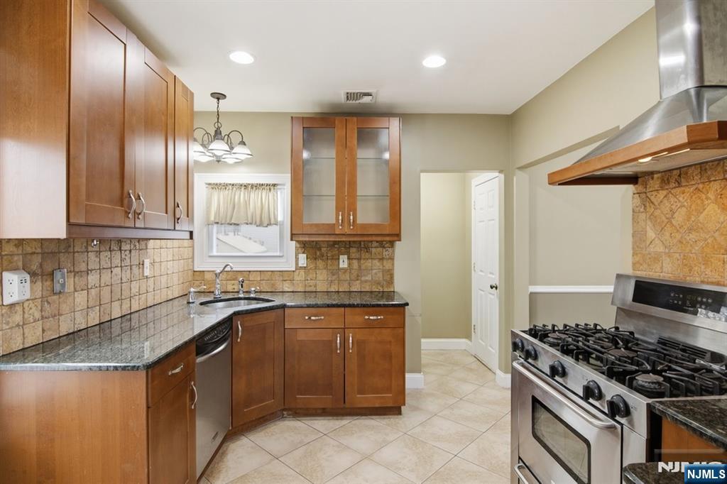 15 Peru Road Clifton, NJ 07012 - Photo 10 of 34