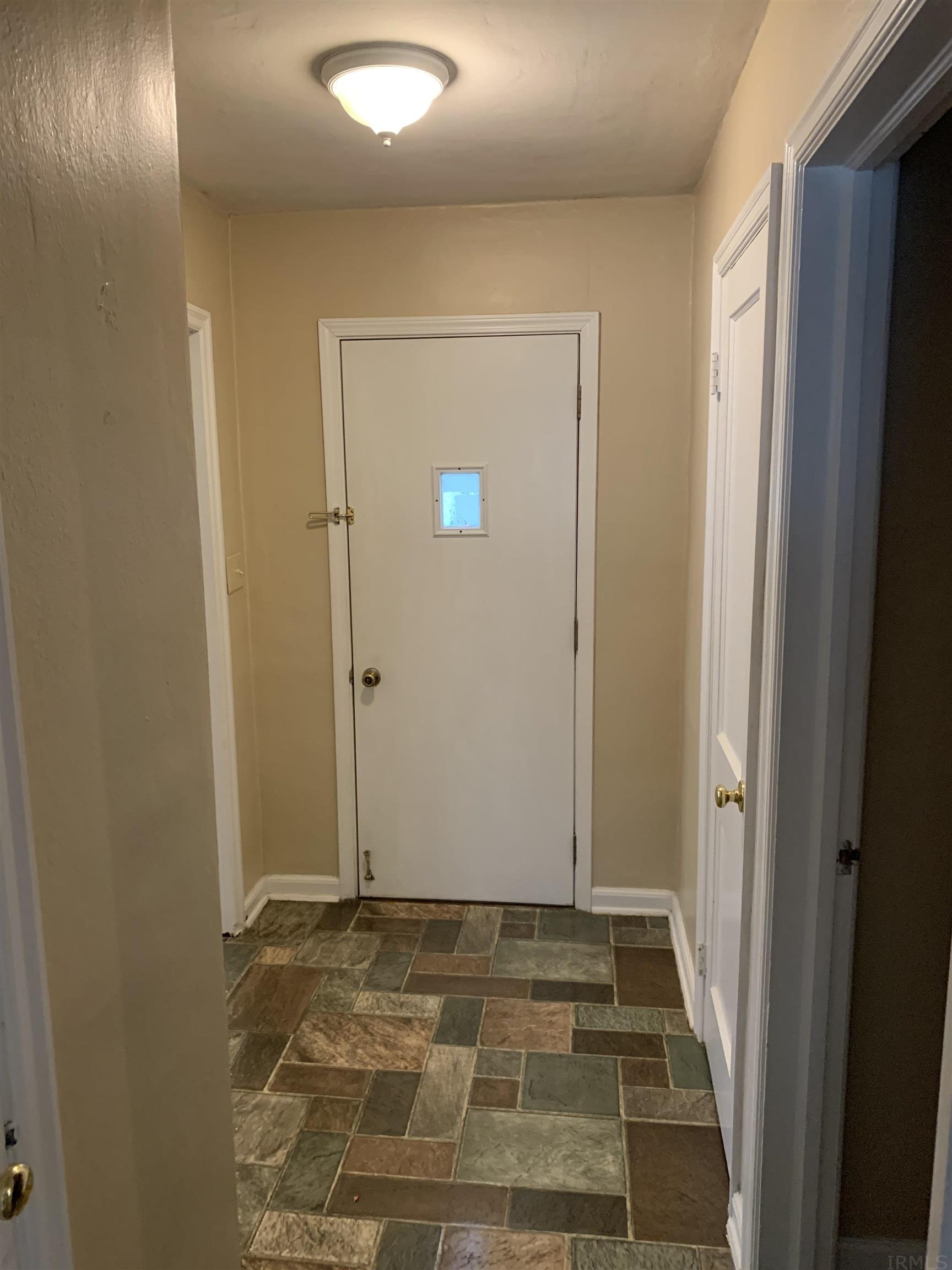 3015 West Torquay Road Muncie, IN 47304 - Photo 2 of 11 Gallery Image 2