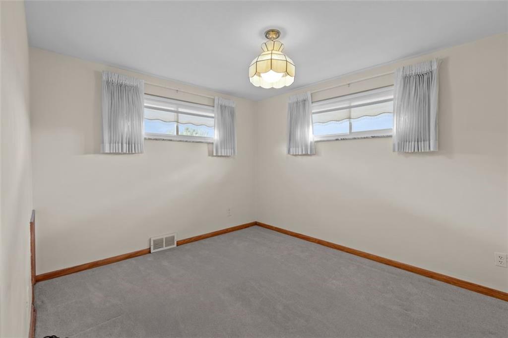 926 McCoy Road McKees Rocks, PA 15136 - Photo 12 of 32 Gallery Image 12