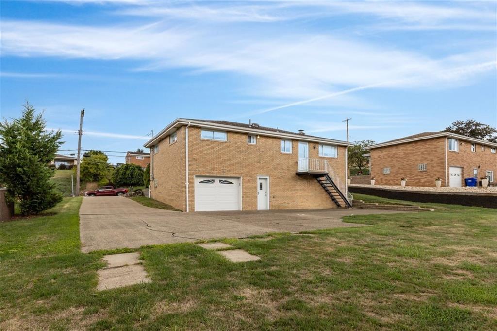 926 McCoy Road McKees Rocks, PA 15136 - Photo 2 of 32 Gallery Image 2