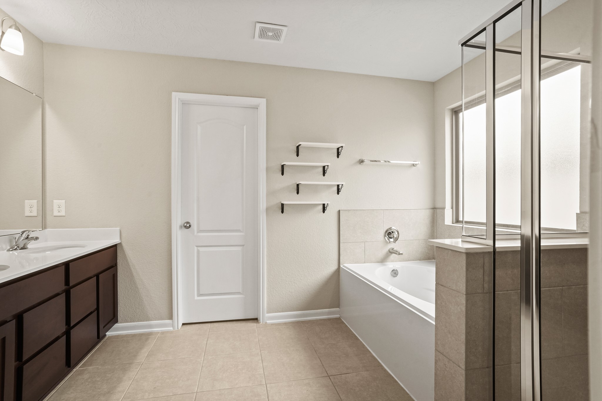 15602 Cliffside Arbor Lane Houston, TX 77044 - Photo 15 of 27