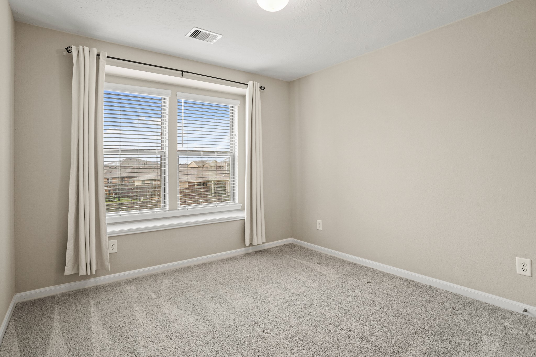 15602 Cliffside Arbor Lane Houston, TX 77044 - Photo 19 of 27