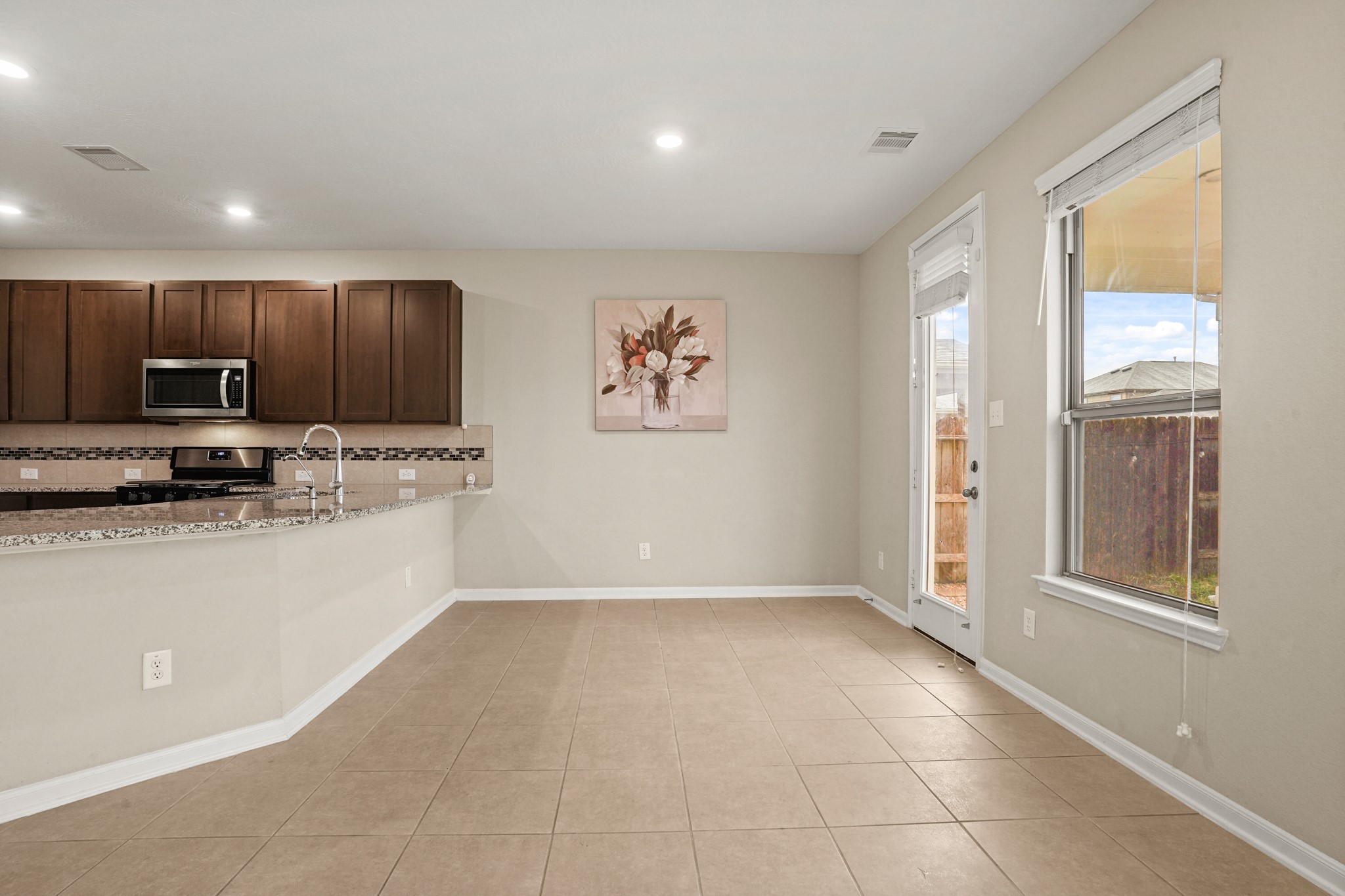 15602 Cliffside Arbor Lane Houston, TX 77044 - Photo 7 of 27