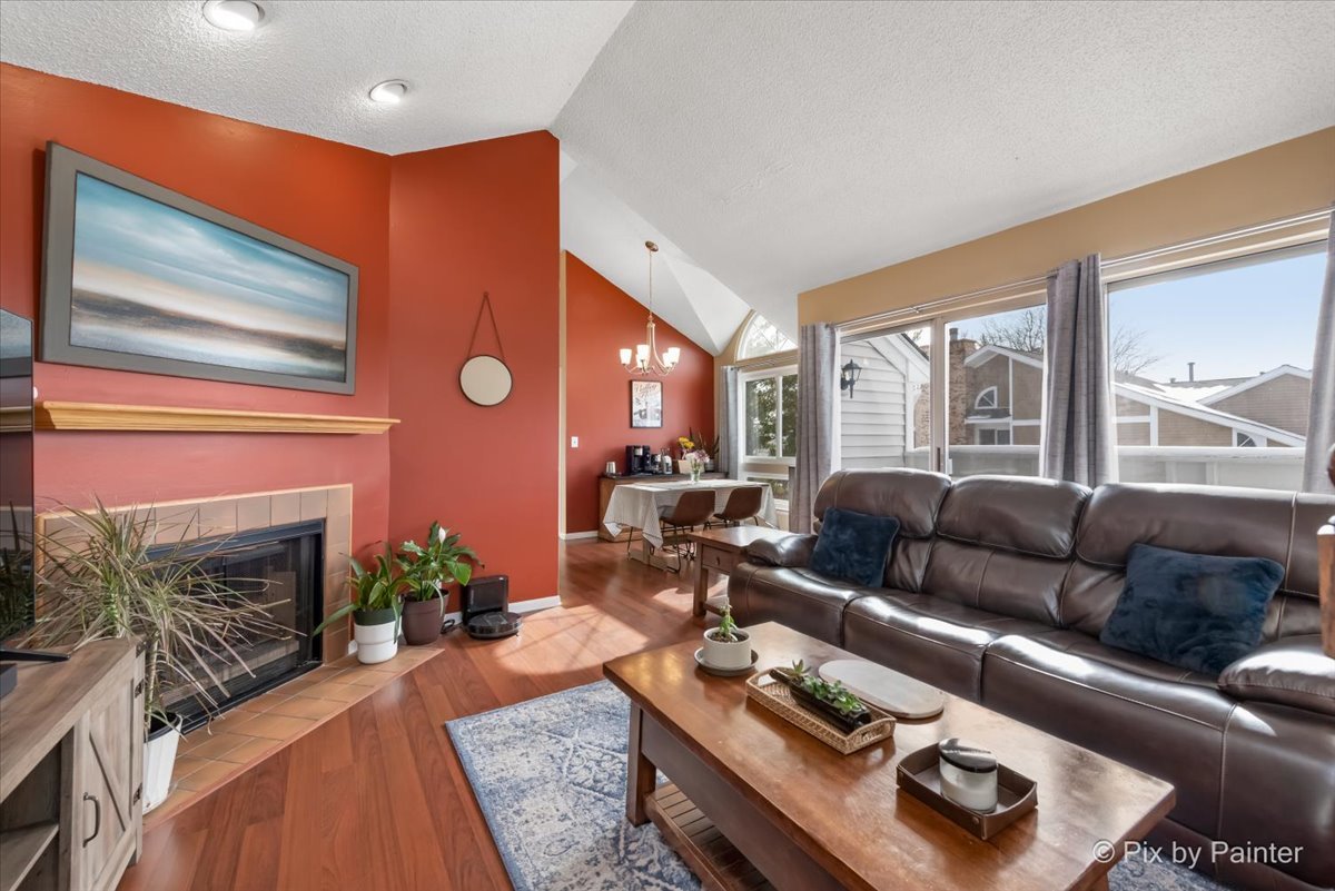 1277 Ranchview Court Buffalo Grove, IL 60089 - Photo 4 of 20