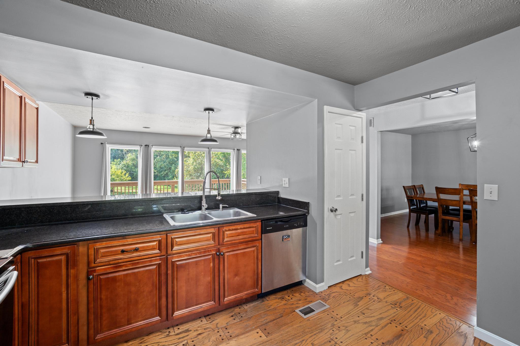 402 Downing Street Cold Spring, KY 41076 - Photo 7 of 30 Kitchen