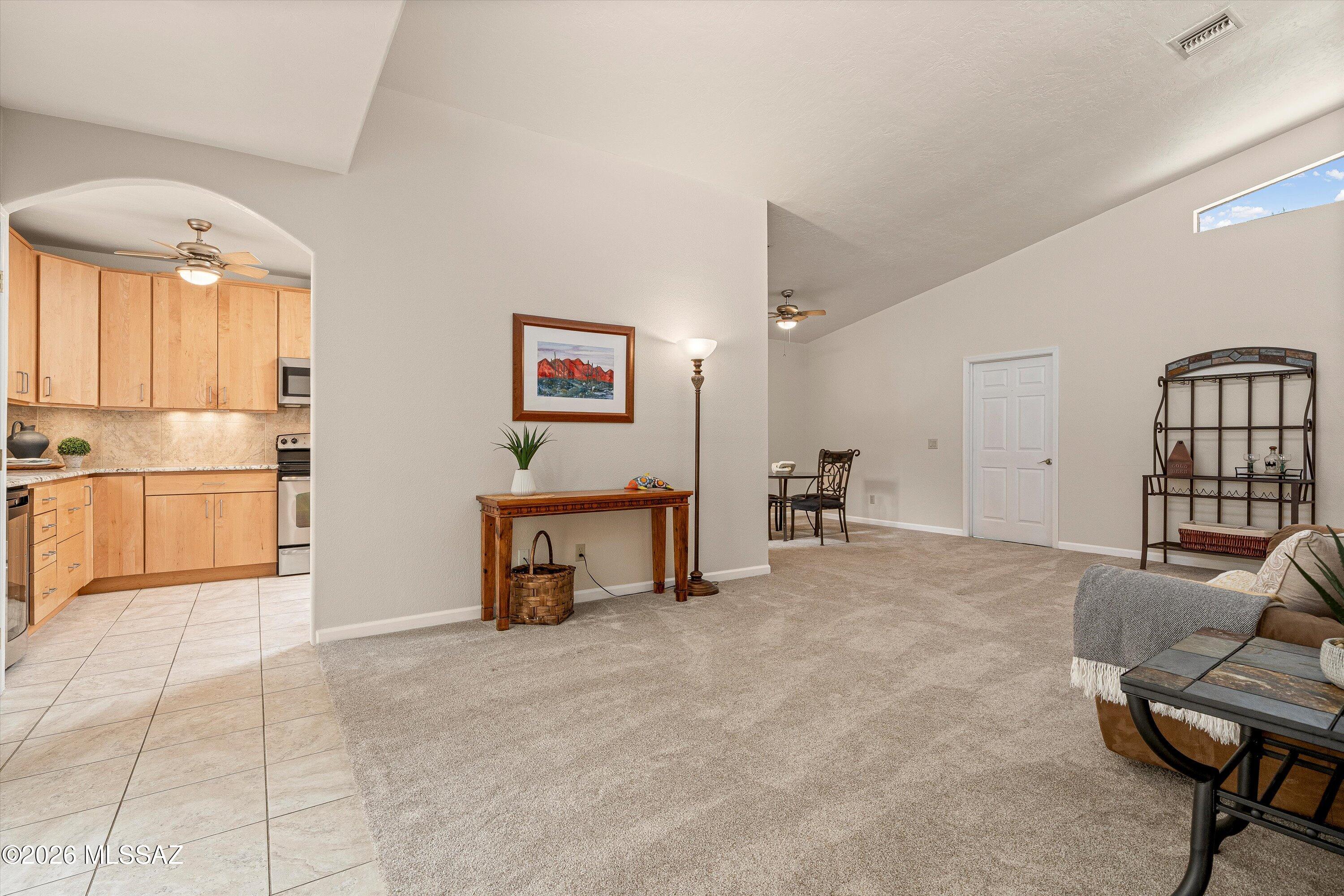 7402 East Wandering Road Tucson, AZ 85750 - Photo 12 of 38 Living Area