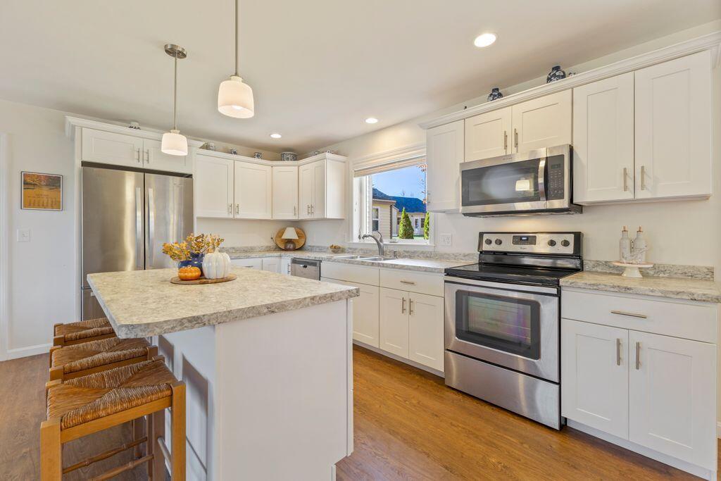 2 Berry Lane, Unit 101 Biddeford, ME 04005 - Photo 9 of 33 10__V5A1729