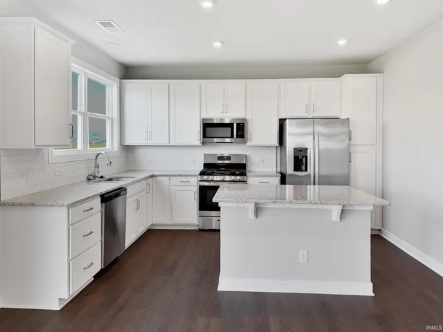 $362,800 | 4800 Chelmsford Drive, Newburgh, IN 47630