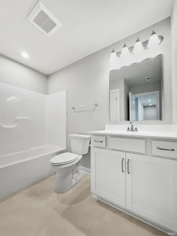 $362,800 | 4800 Chelmsford Drive, Newburgh, IN 47630