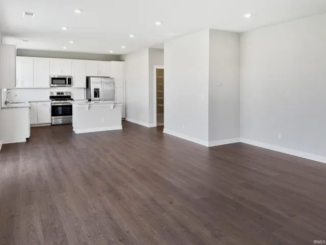 $362,800 | 4800 Chelmsford Drive, Newburgh, IN 47630