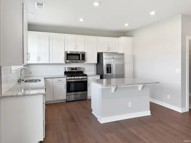 $362,800 | 4800 Chelmsford Drive, Newburgh, IN 47630