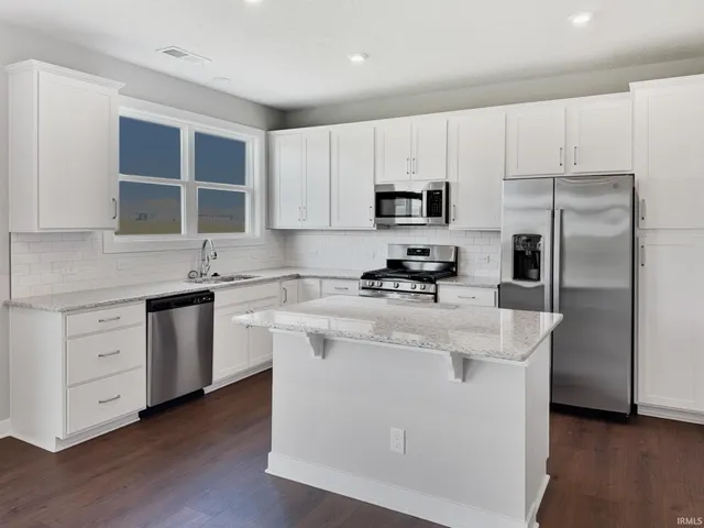 $362,800 | 4800 Chelmsford Drive, Newburgh, IN 47630