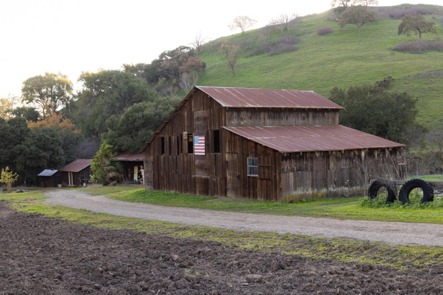 2000 Scott Creek Road Milpitas, CA 95035 - Photo 23 of 89 a house that has a tree in it