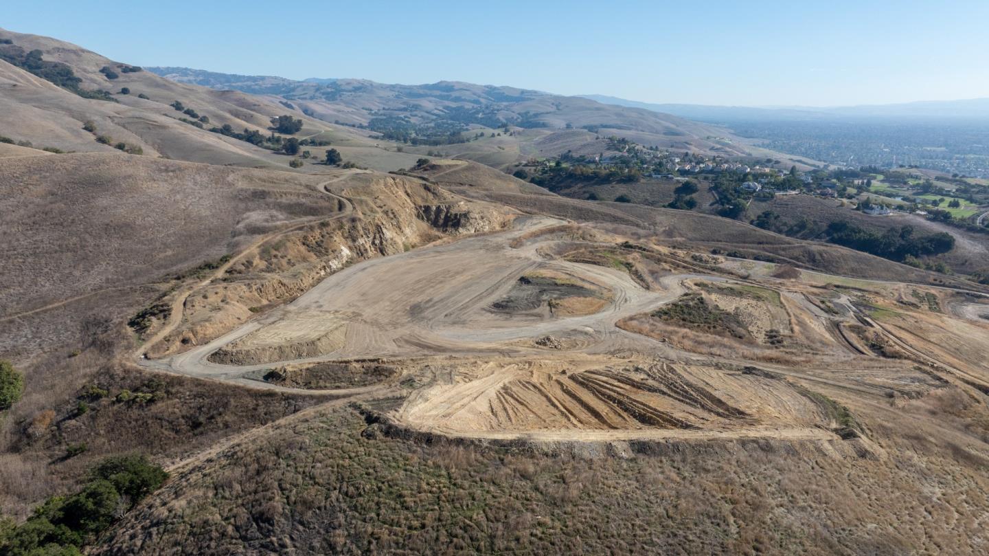 2000 Scott Creek Road Milpitas, CA 95035 - Photo 67 of 89 a view of a dry yard with mountains in the background