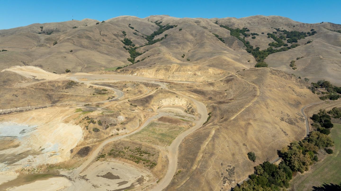 2000 Scott Creek Road Milpitas, CA 95035 - Photo 85 of 89 a view of a snow on the beach