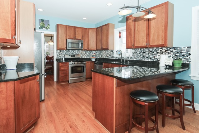 388 Addison Road Riverside, IL 60546 - Photo 8 of 25