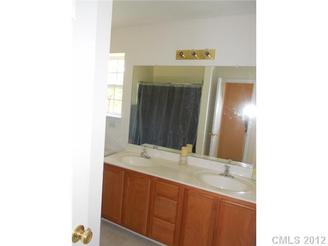 8260 Rudolph Road, Unit 8260 Charlotte, NC 28216 - Photo 7 of 10