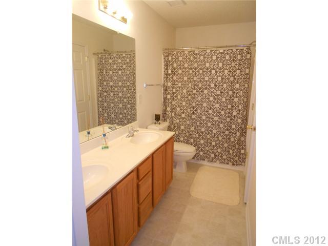 8260 Rudolph Road, Unit 8260 Charlotte, NC 28216 - Photo 9 of 10
