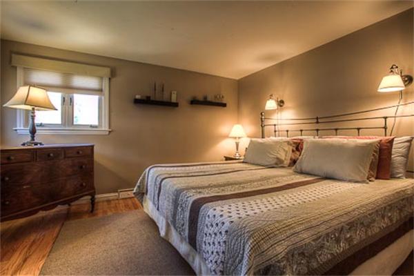 18 Juniper Road Andover, MA 01810 - Photo 18 of 21 Gallery Image 18