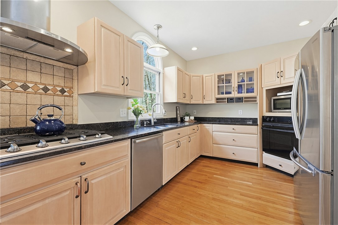 54 Paine Road Cumberland, RI 02864 - Photo 3 of 50