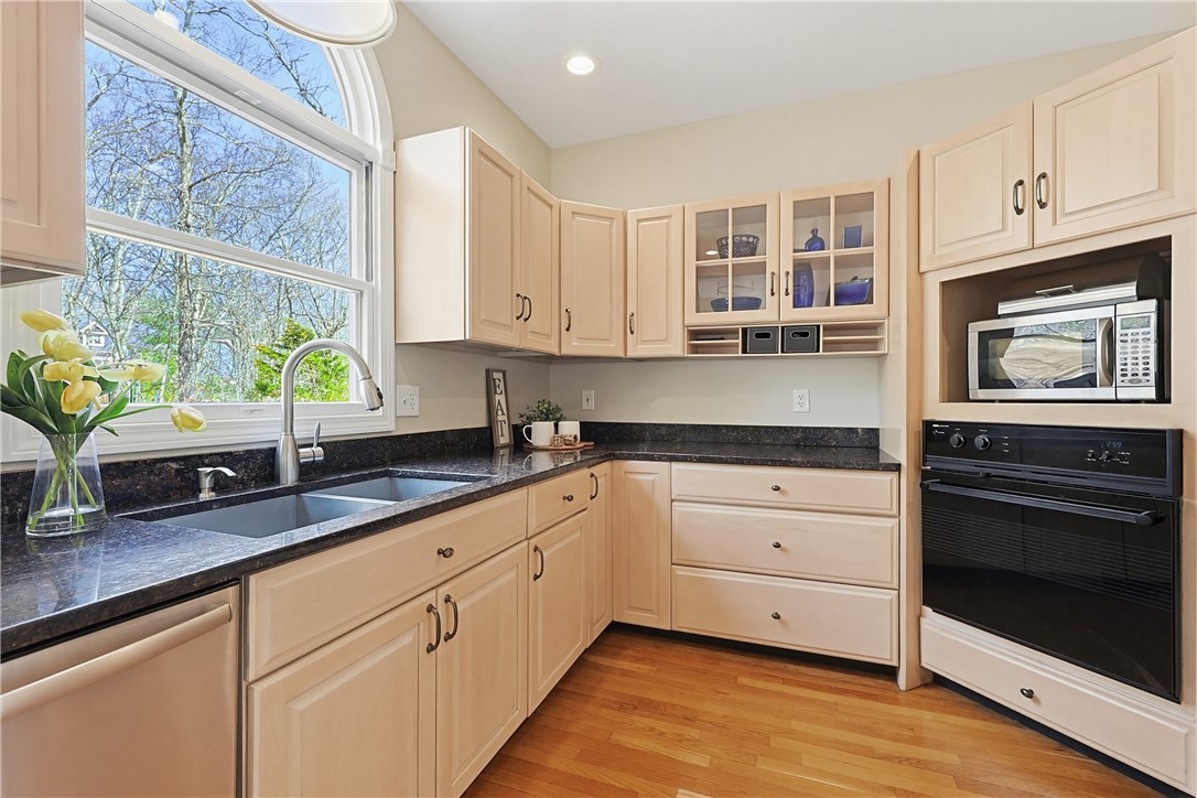 54 Paine Road Cumberland, RI 02864 - Photo 5 of 50