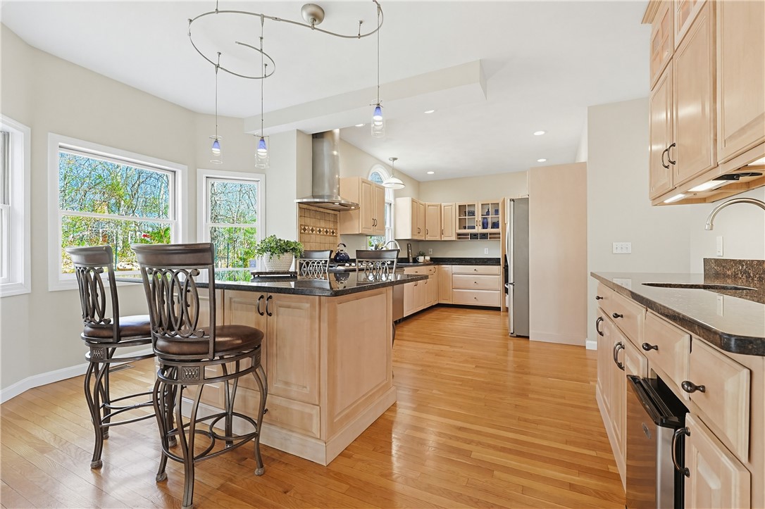 54 Paine Road Cumberland, RI 02864 - Photo 8 of 50