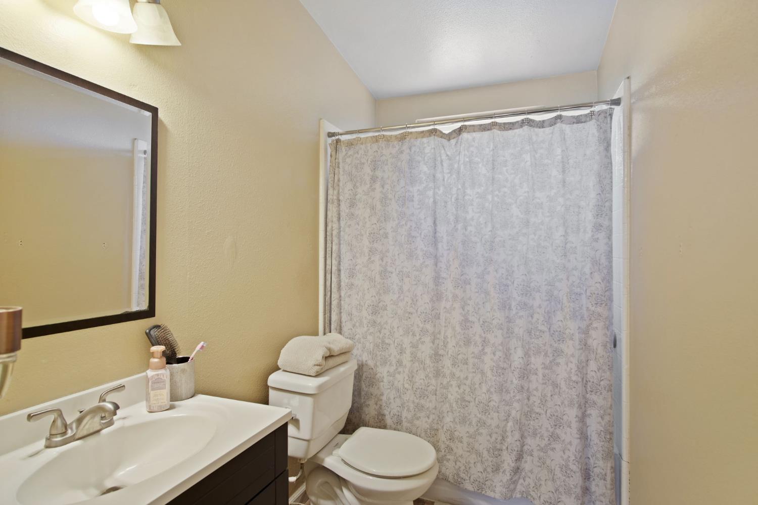 813 Cave Lane Stockton, CA 95207 - Photo 14 of 27