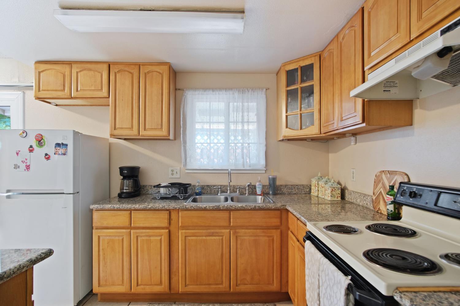 813 Cave Lane Stockton, CA 95207 - Photo 9 of 27