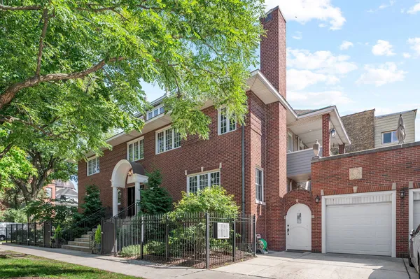 $2,199,000 | 1705 West Leland Avenue, Chicago, IL 60640