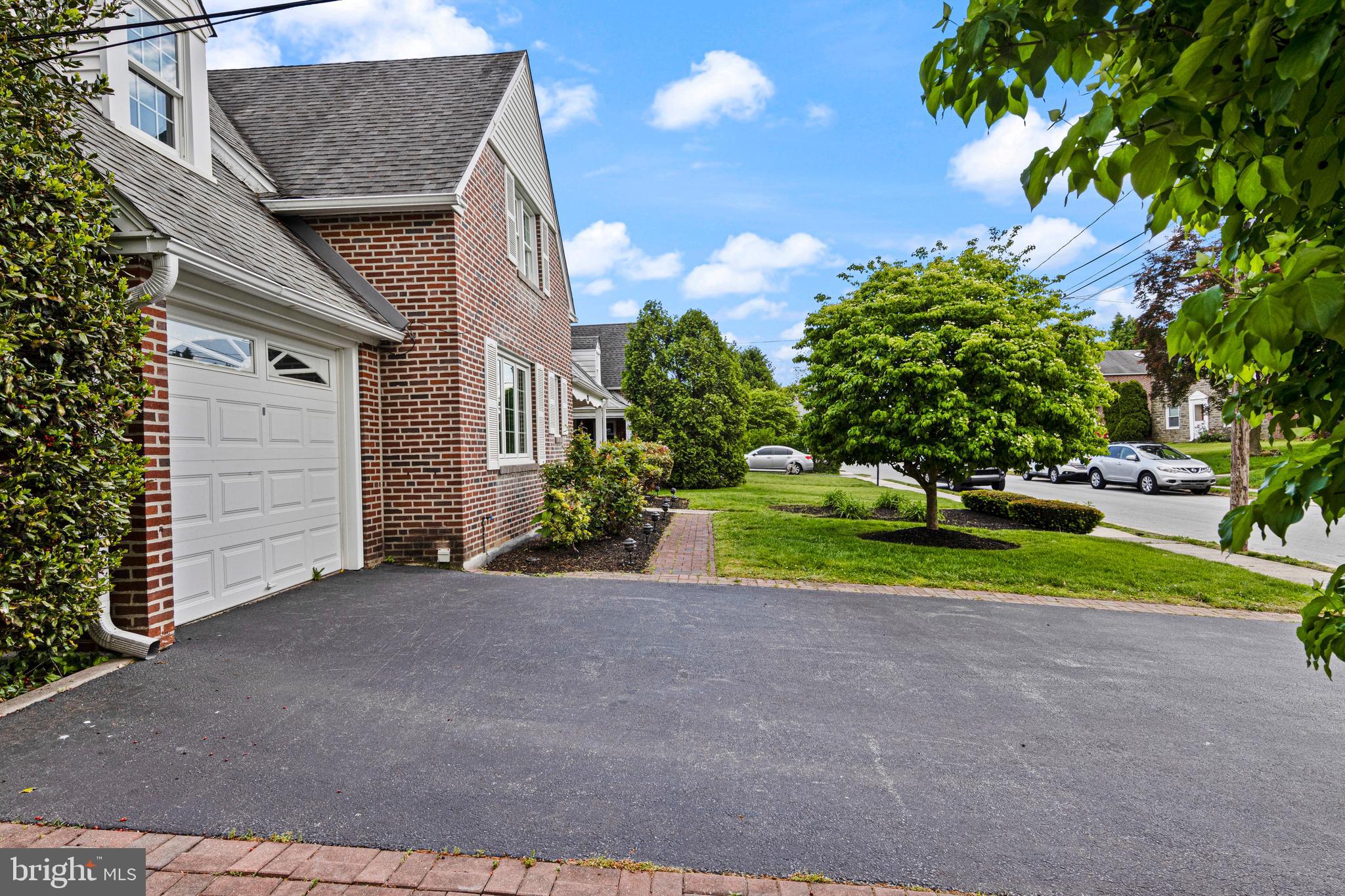 251 School Lane Springfield, PA 19064 - Photo 4 of 49