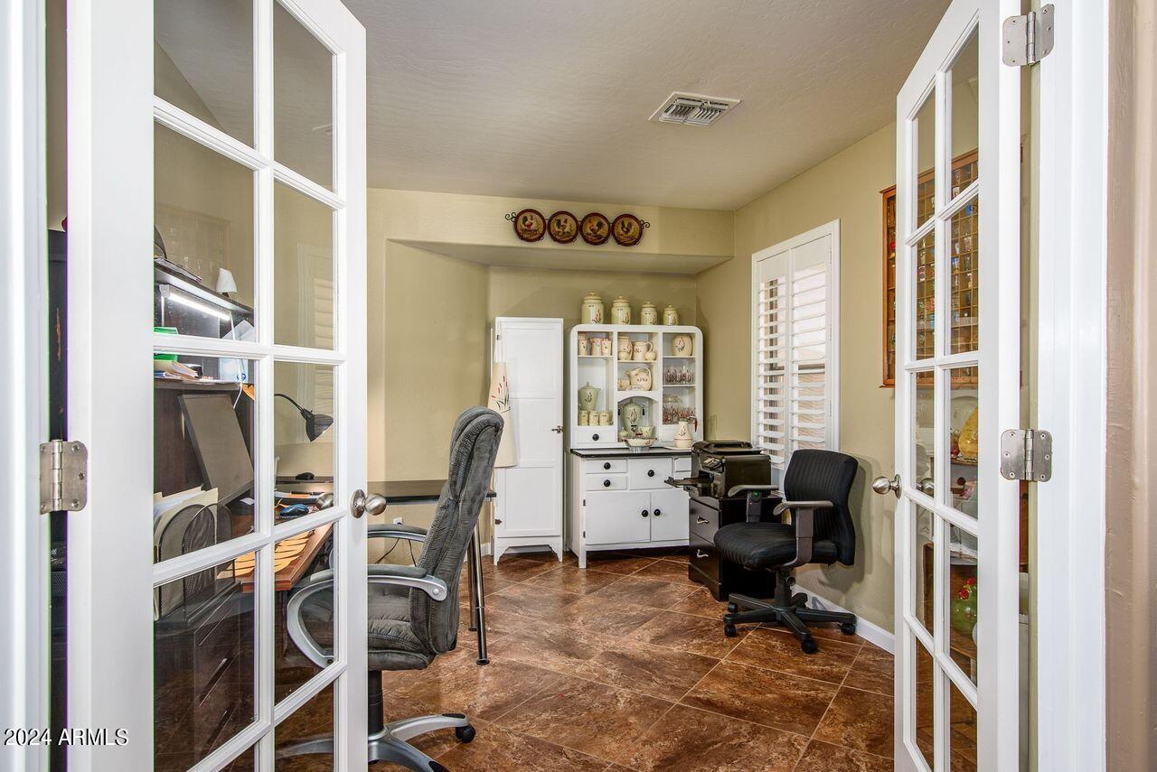42220 West Venture Road Maricopa, AZ 85138 - Photo 17 of 29 office