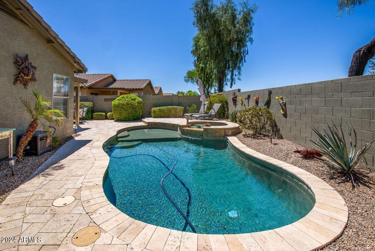 42220 West Venture Road Maricopa, AZ 85138 - Photo 27 of 29 Pool and Spa