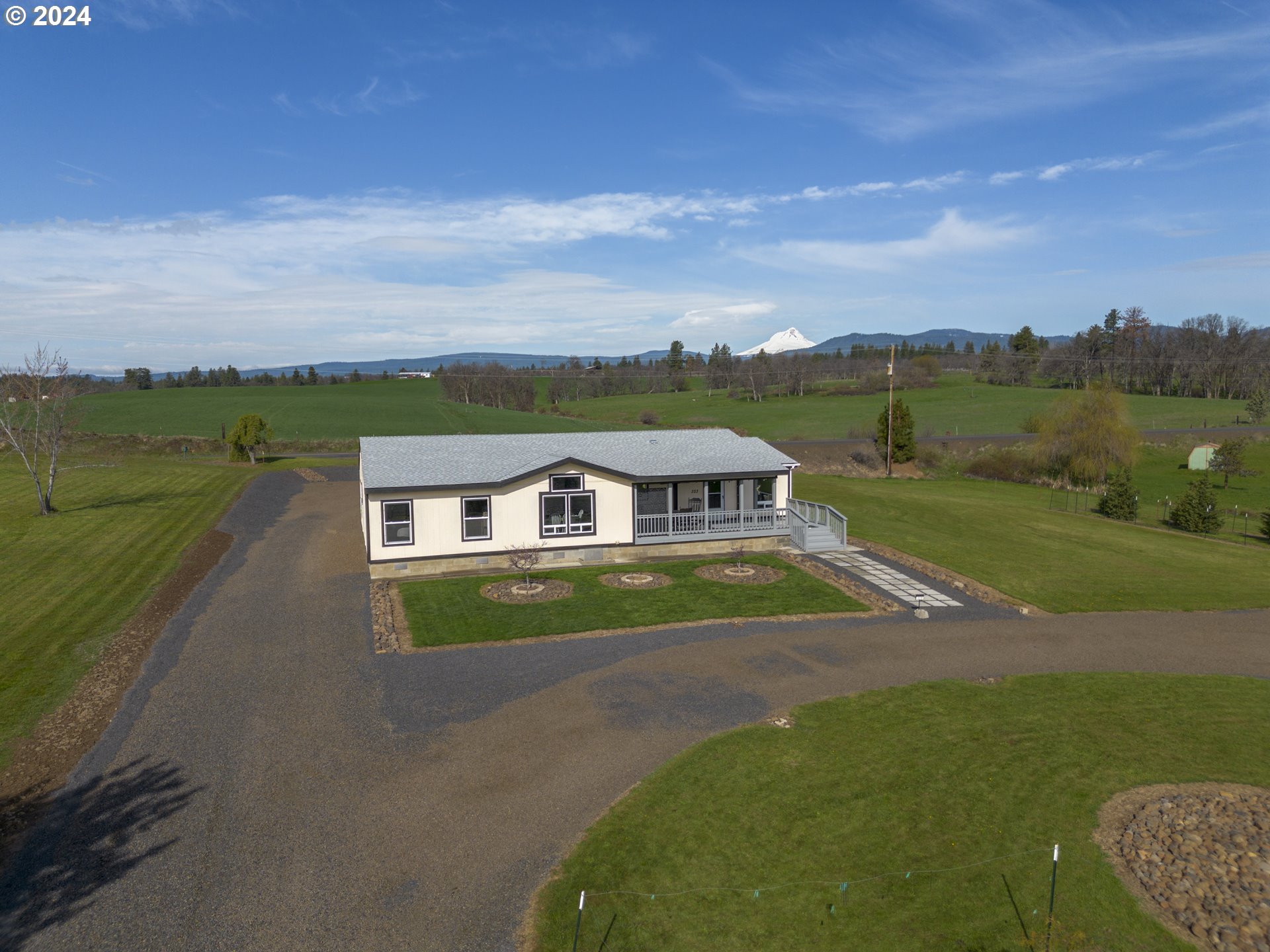 323 South Wayne R Road Tygh Valley, OR 97063 - Photo 3 of 45 Gallery Image 3