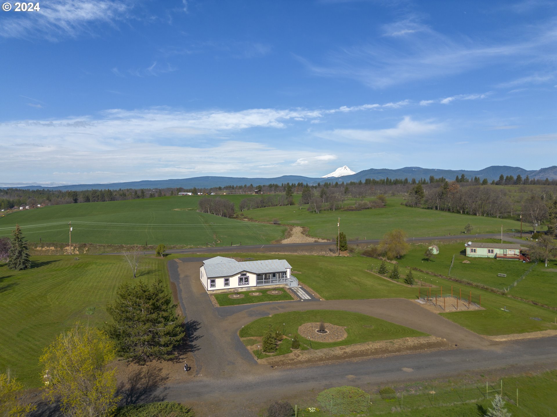 323 South Wayne R Road Tygh Valley, OR 97063 - Photo 4 of 45 Gallery Image 4