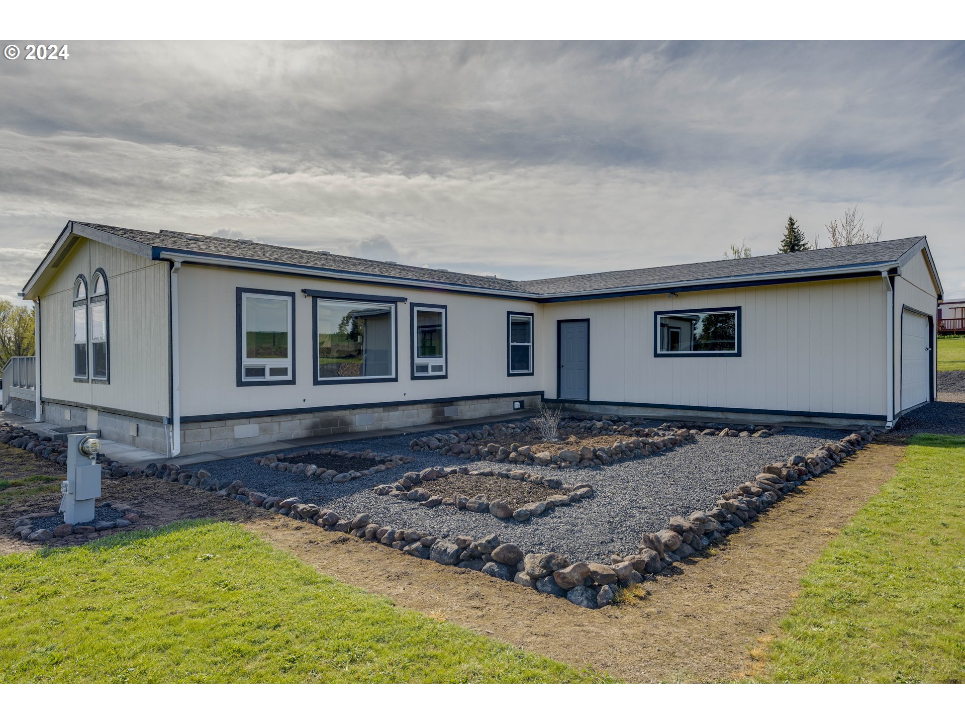 323 South Wayne R Road Tygh Valley, OR 97063 - Photo 9 of 45 Gallery Image 9