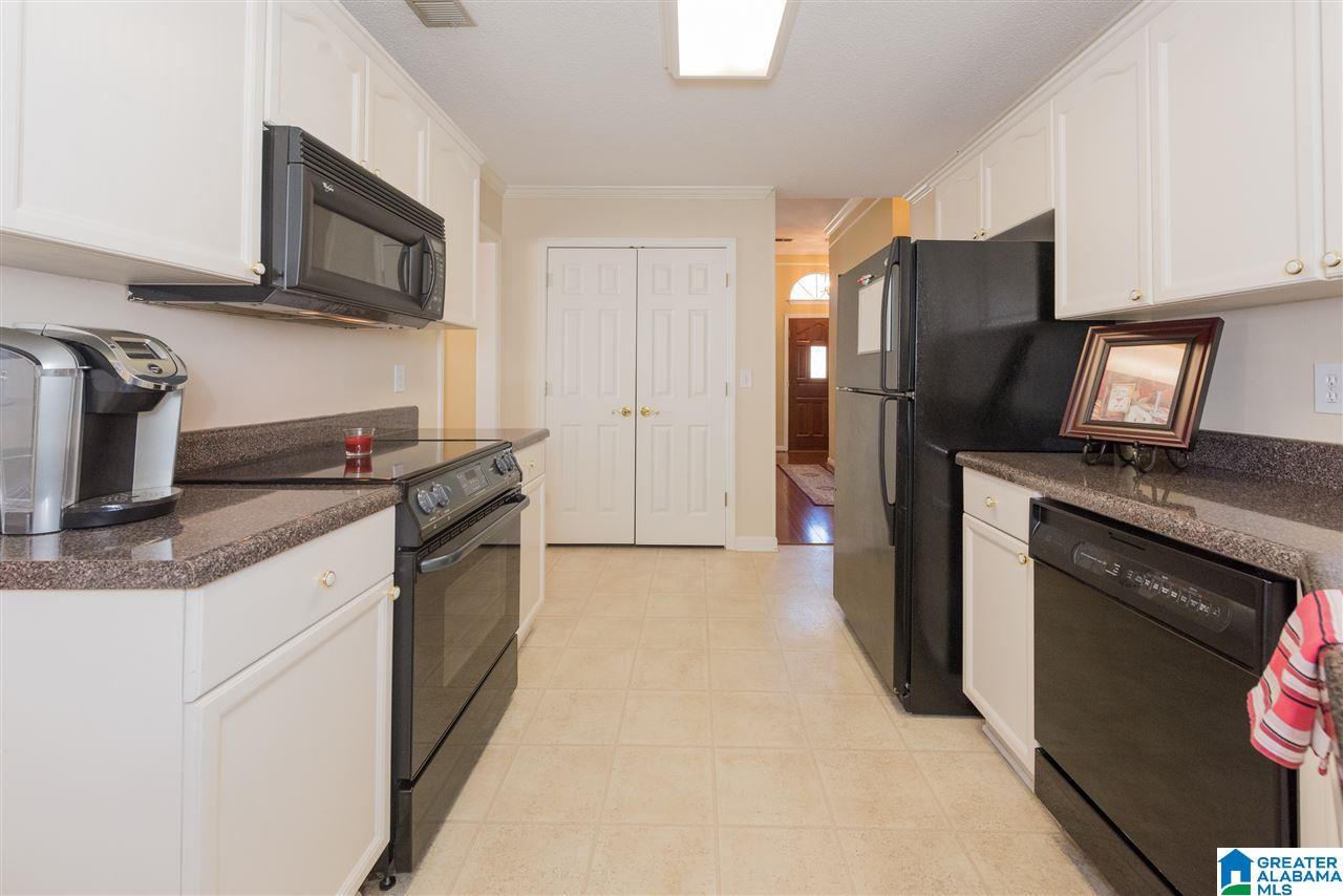 127 Stratford Circle Pelham, AL 35124 - Photo 15 of 38