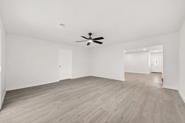 $2,200 | 13442 Greenway Drive, Sugar Land, TX 77498